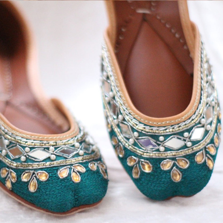 Exquisite Khussa with Traditional Look in 100% Pure Leather
