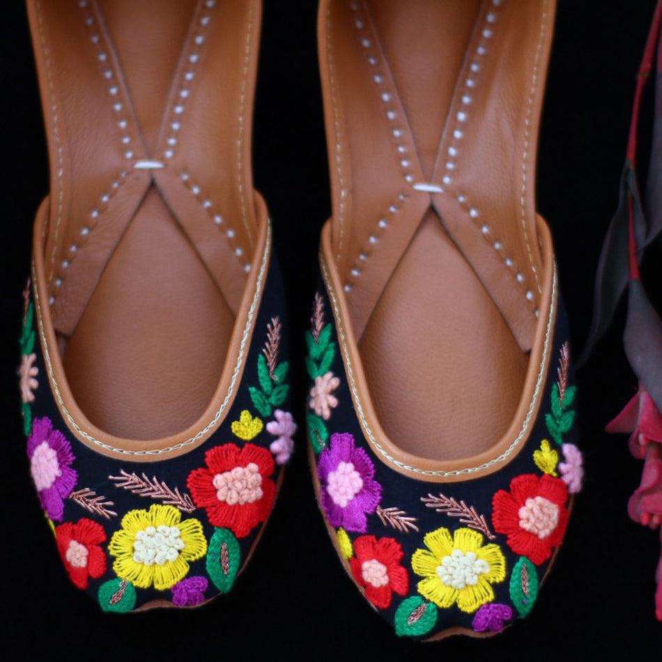 Beautiful Flower Embroidered Khussa (Genuine Leather)