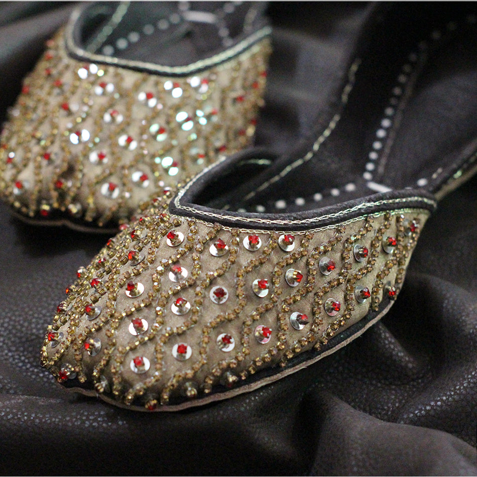 Fancy and Gorgeous Khussa for Wedding Season (Pure Leather)