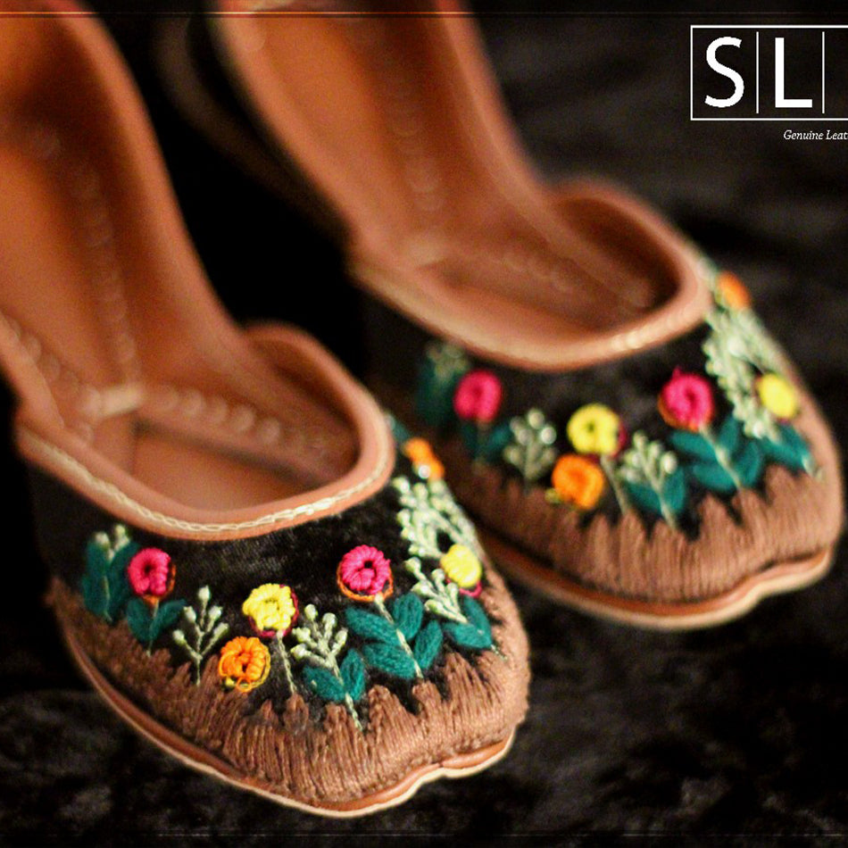 Floral Pair of Khussas with Colorful Thread (Genuine Leather)