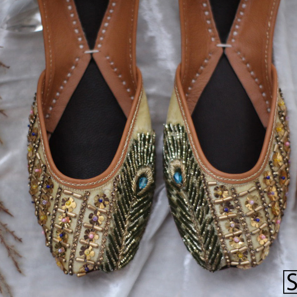 Swanky Pair of Khussas for Formal and Informal Occasion (Genuine Leather)