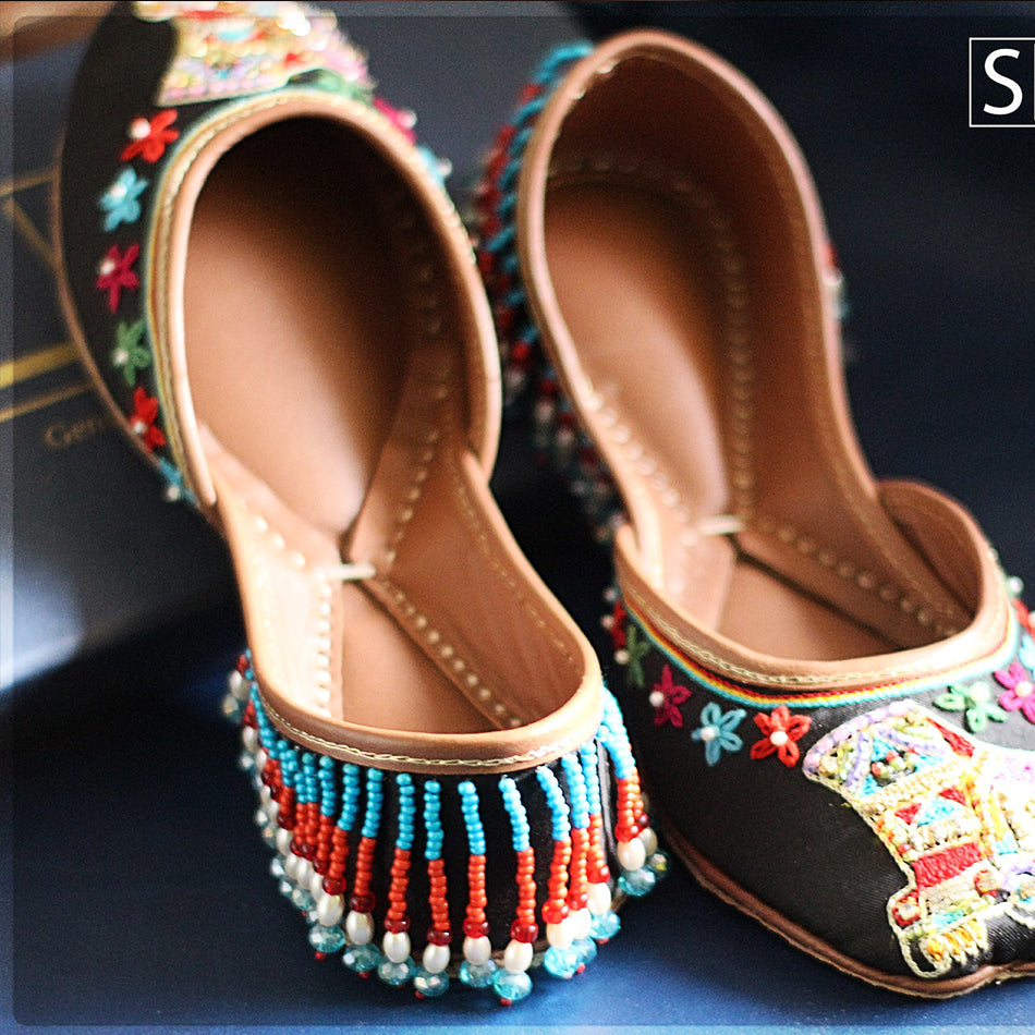 Beautiful Pair of Khussa In 100% Genuine Leather