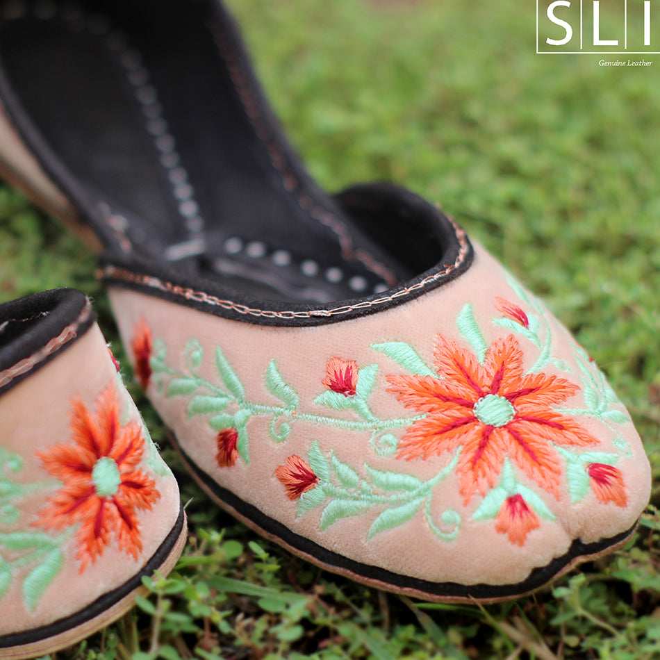 Simple and Stunning Hand Embroidered Khussa In Pure Leather