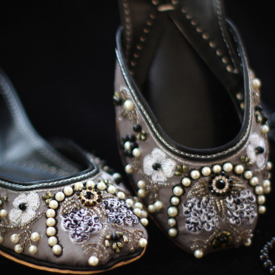 Dazzling Traditional Khussa with lovely Pearls and Stones (100% Pure Leather)