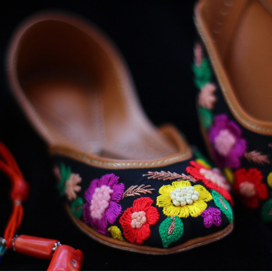 Beautiful Flower Embroidered Khussa (Genuine Leather)