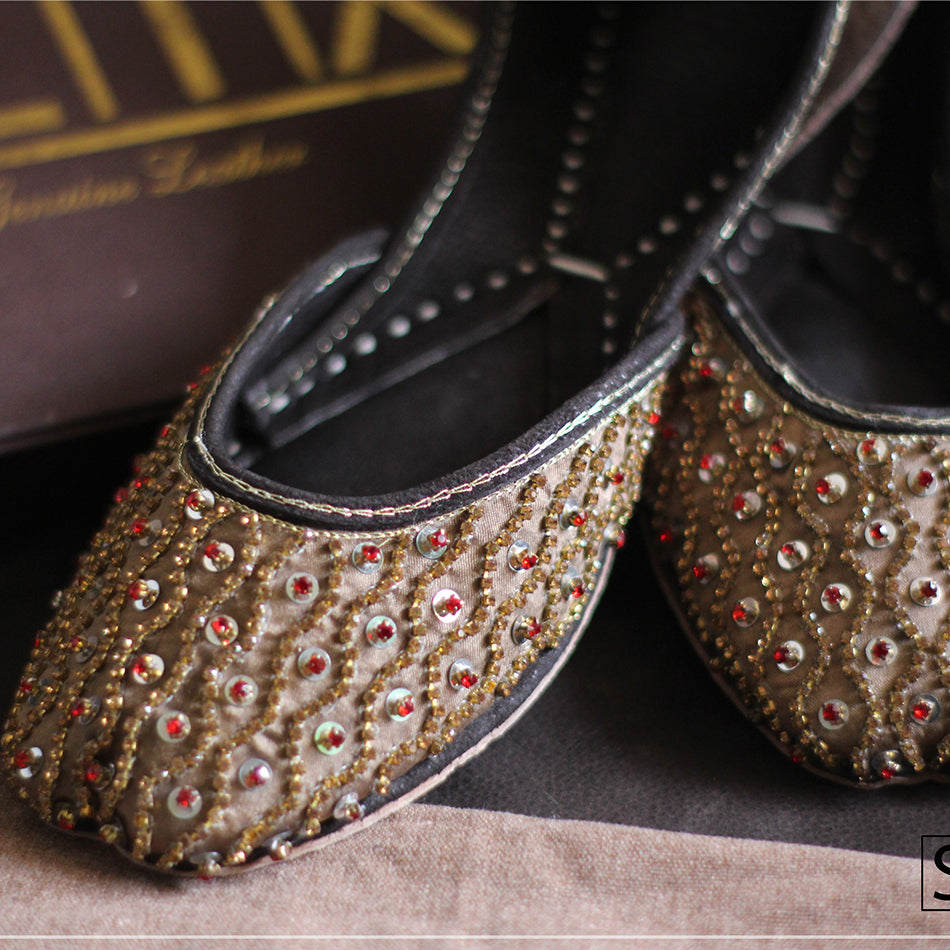 Fancy and Gorgeous Khussa for Wedding Season (Pure Leather)