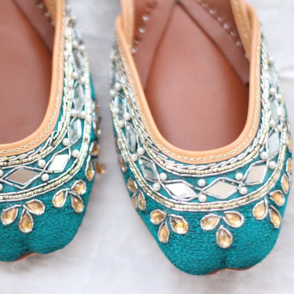 Exquisite Khussa with Traditional Look in 100% Pure Leather