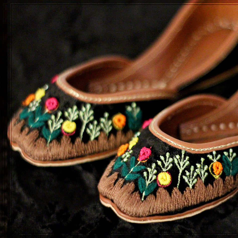 Floral Pair of Khussas with Colorful Thread (Genuine Leather)