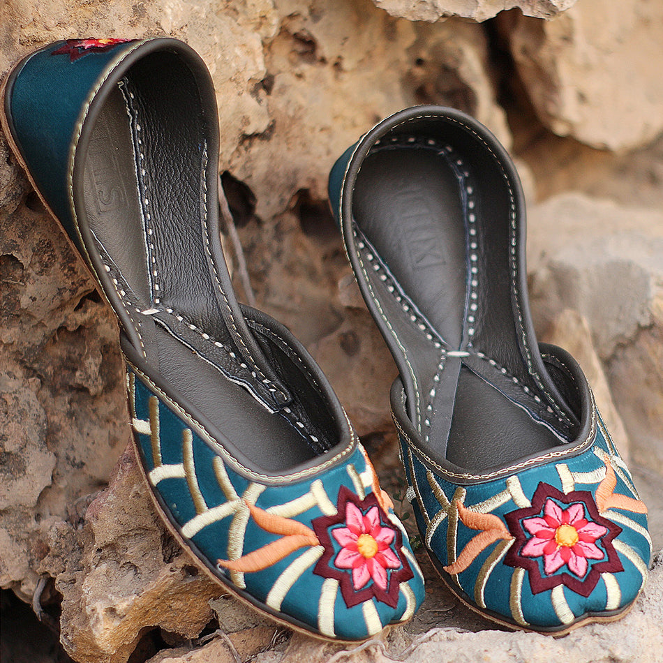 Pure Leather Pair of Khussa with Eye-catching colourful Embroidery