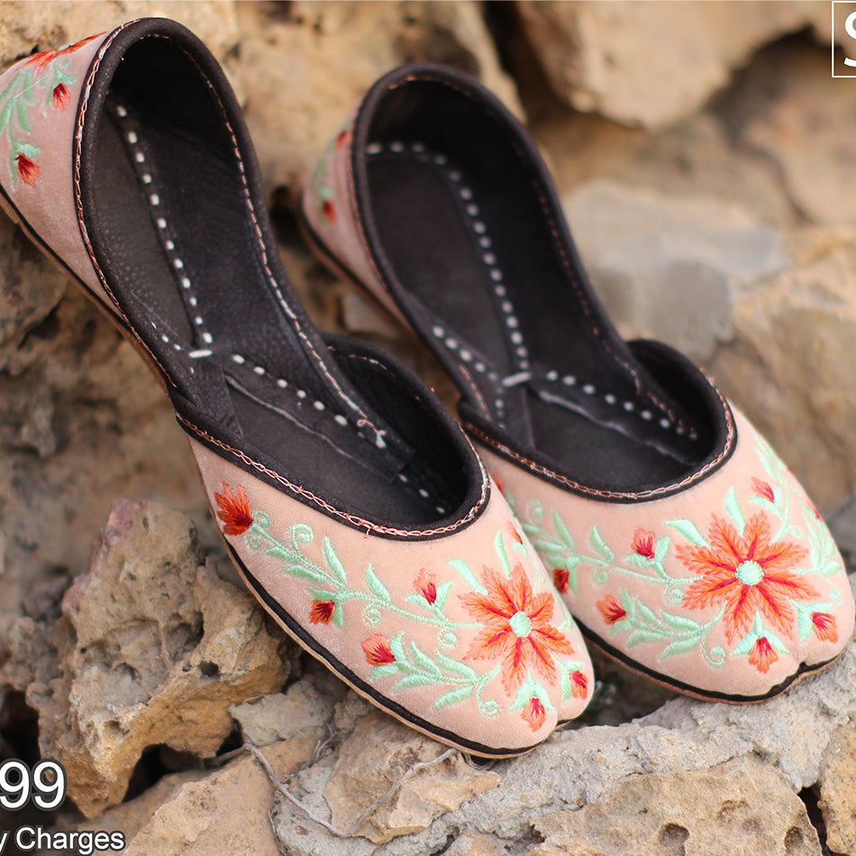 Simple and Stunning Hand Embroidered Khussa In Pure Leather