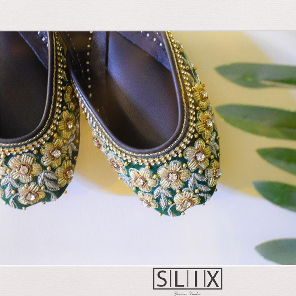 Dazzling Pair of Traditional Khussa Beautifully Crafted on Pure Leather