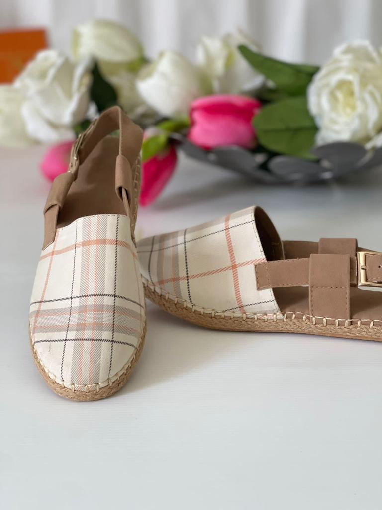 Flat Mules with Decent Look for Women of All Ages