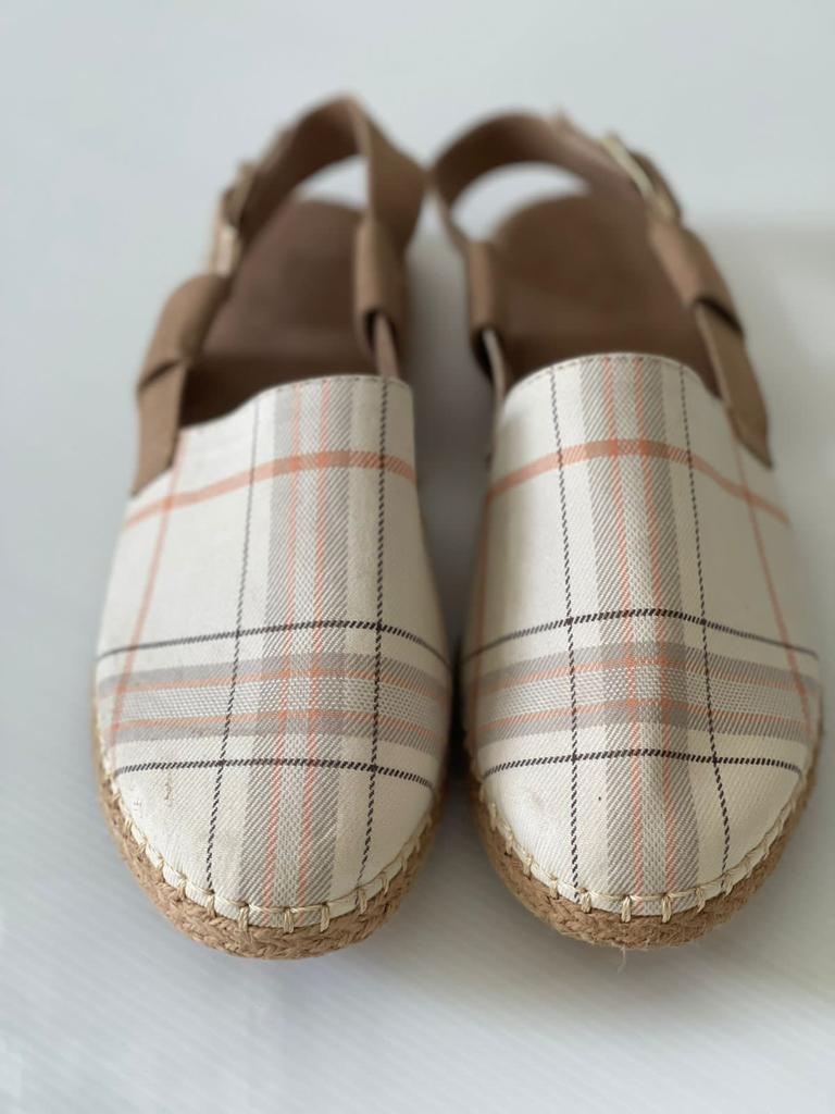 Flat Mules with Decent Look for Women of All Ages