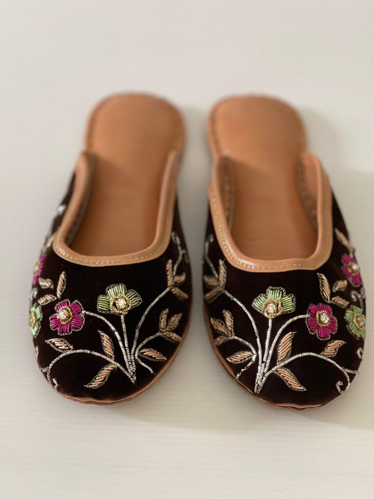 Black Beauty Flat Mule in Pure Leather