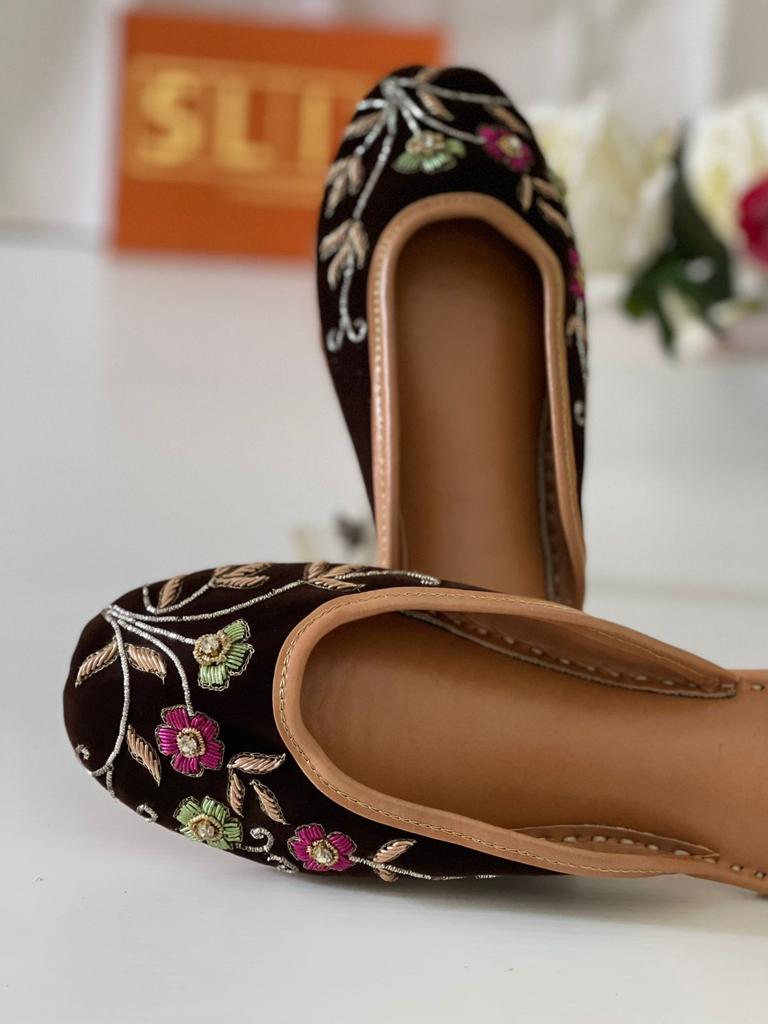 Black Beauty Flat Mule in Pure Leather