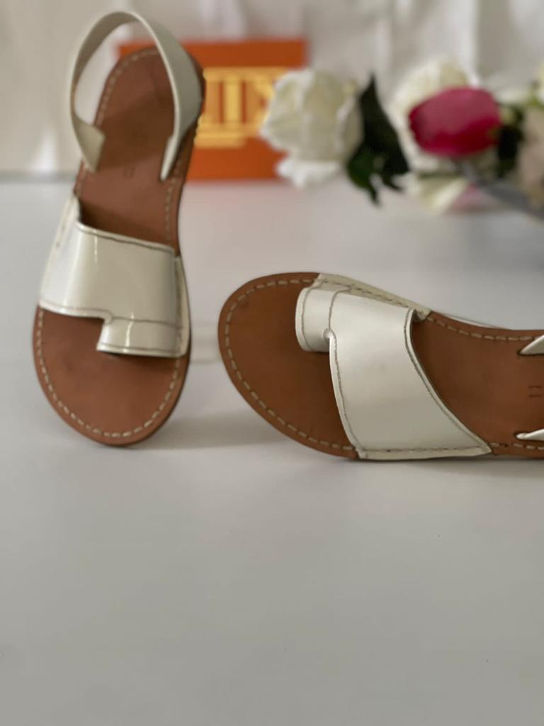 Modern Style Flats For Every Formal and Informal Occasion