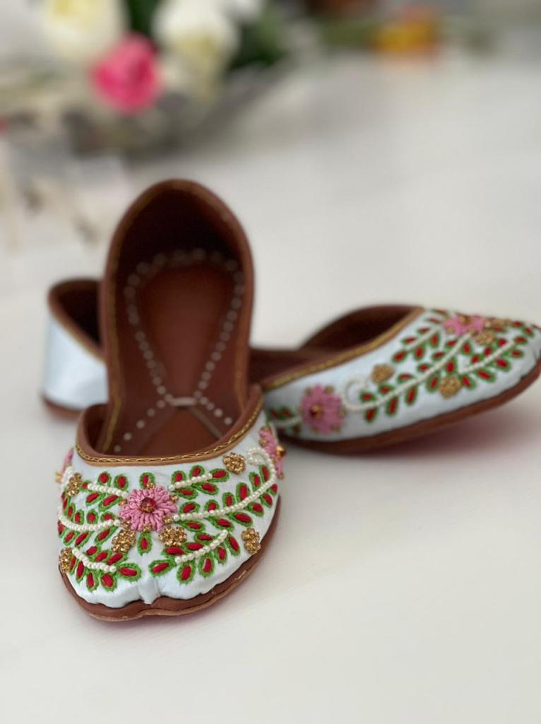Simple, Lovely and Beautiful Khussas with Hand Embroidery in Pure Leather