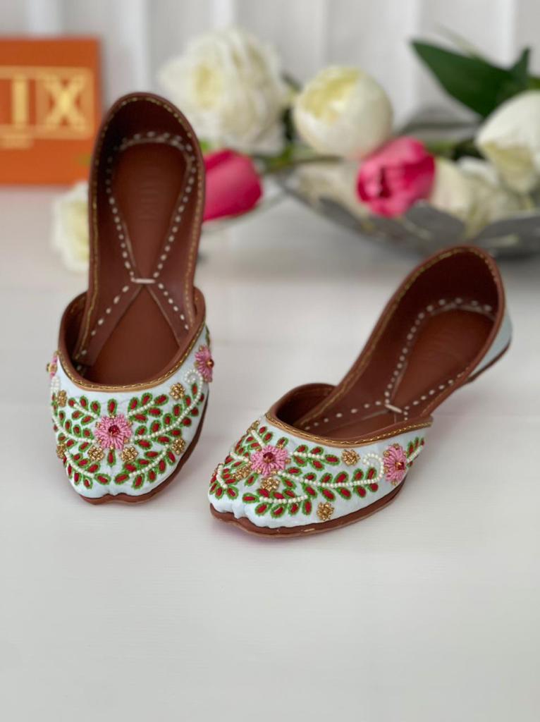 Simple, Lovely and Beautiful Khussas with Hand Embroidery in Pure Leather