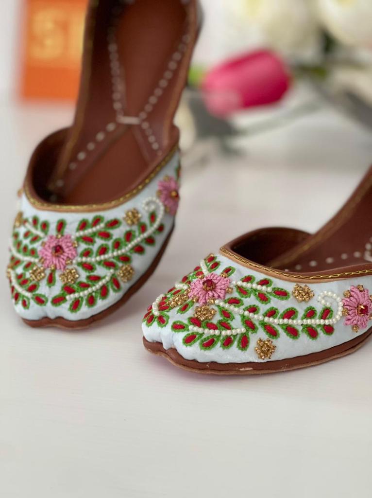 Simple, Lovely and Beautiful Khussas with Hand Embroidery in Pure Leather